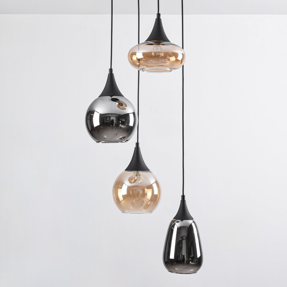 Pendellampa Loïs med fyra lampor - svart, amberfärgat och rökfärgat glas