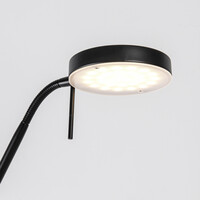 Golvlampa Lumina i svart med integrerade lysdioder
