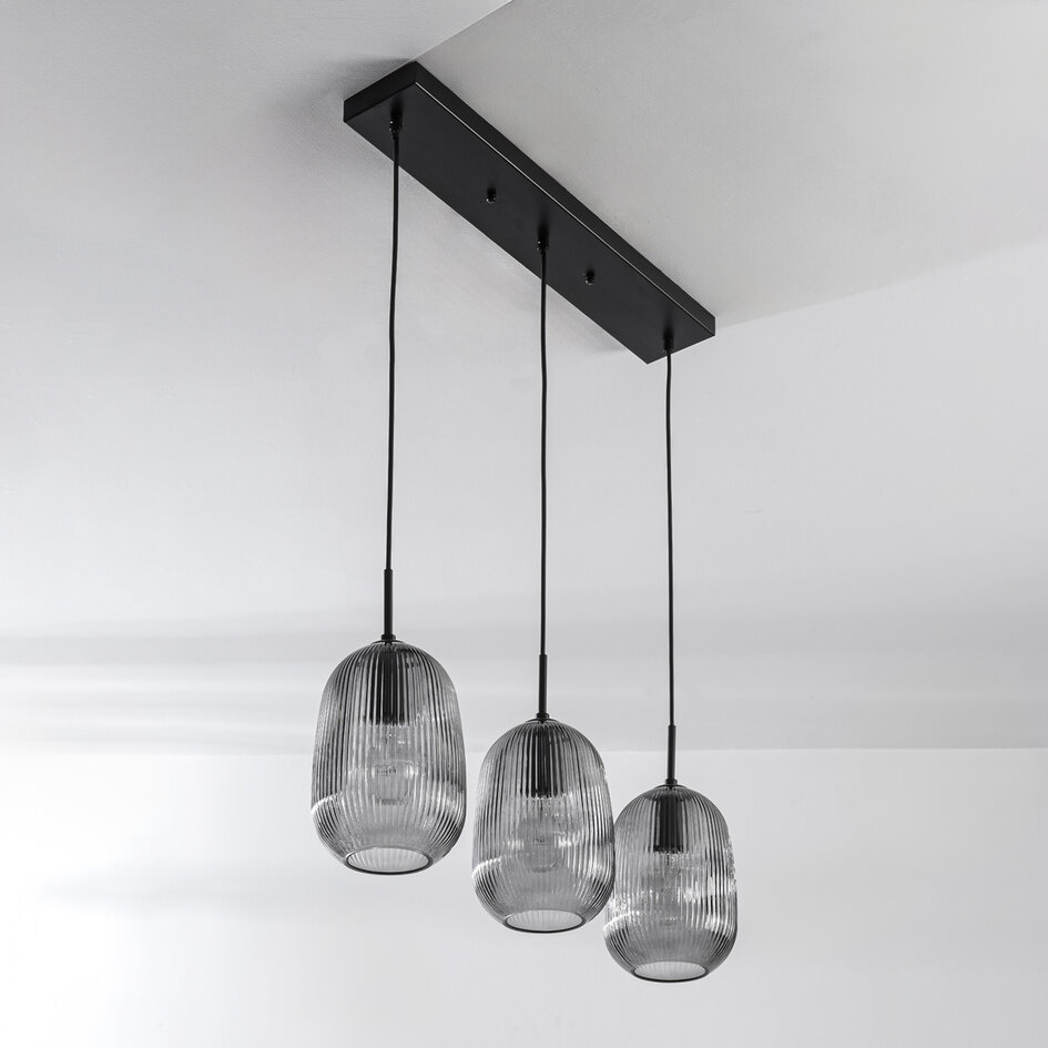 Pendellampa Melora med tre lampor - räfflat rökglas
