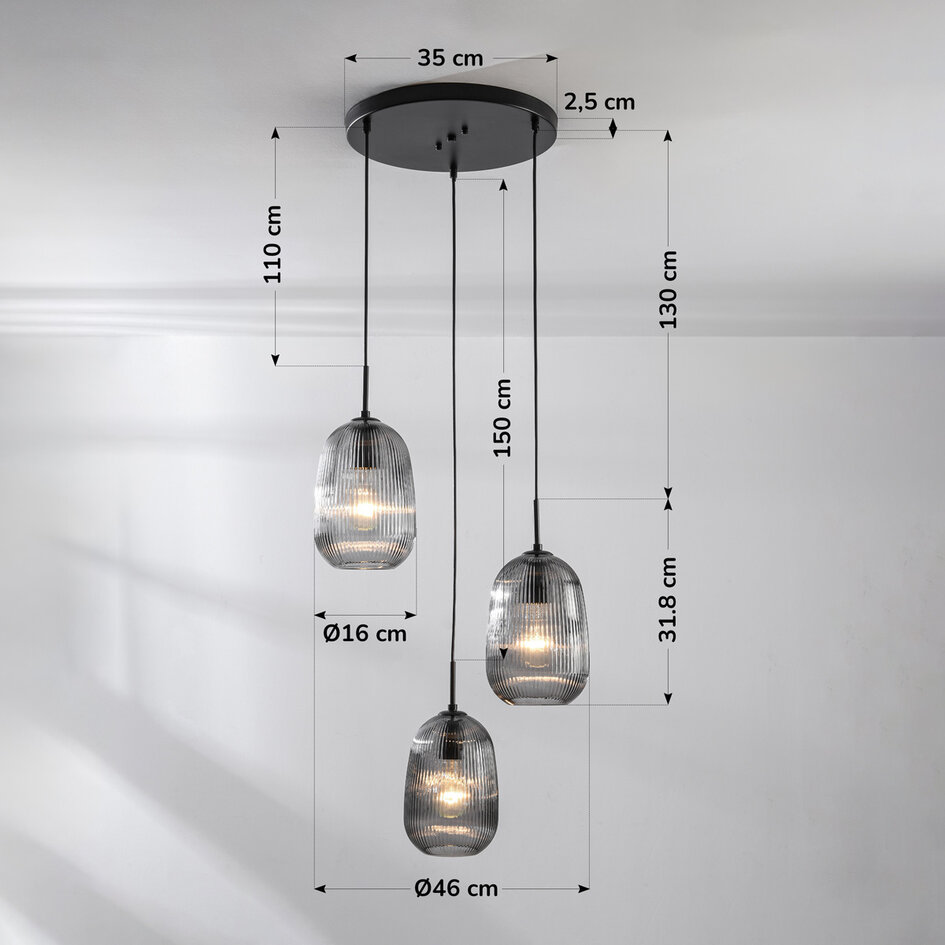 Pendellampa Isara med tre lampor - räfflat rökglas
