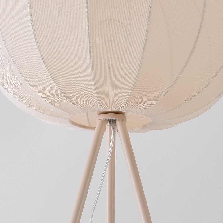 Golvlampa Twine i Japandistil