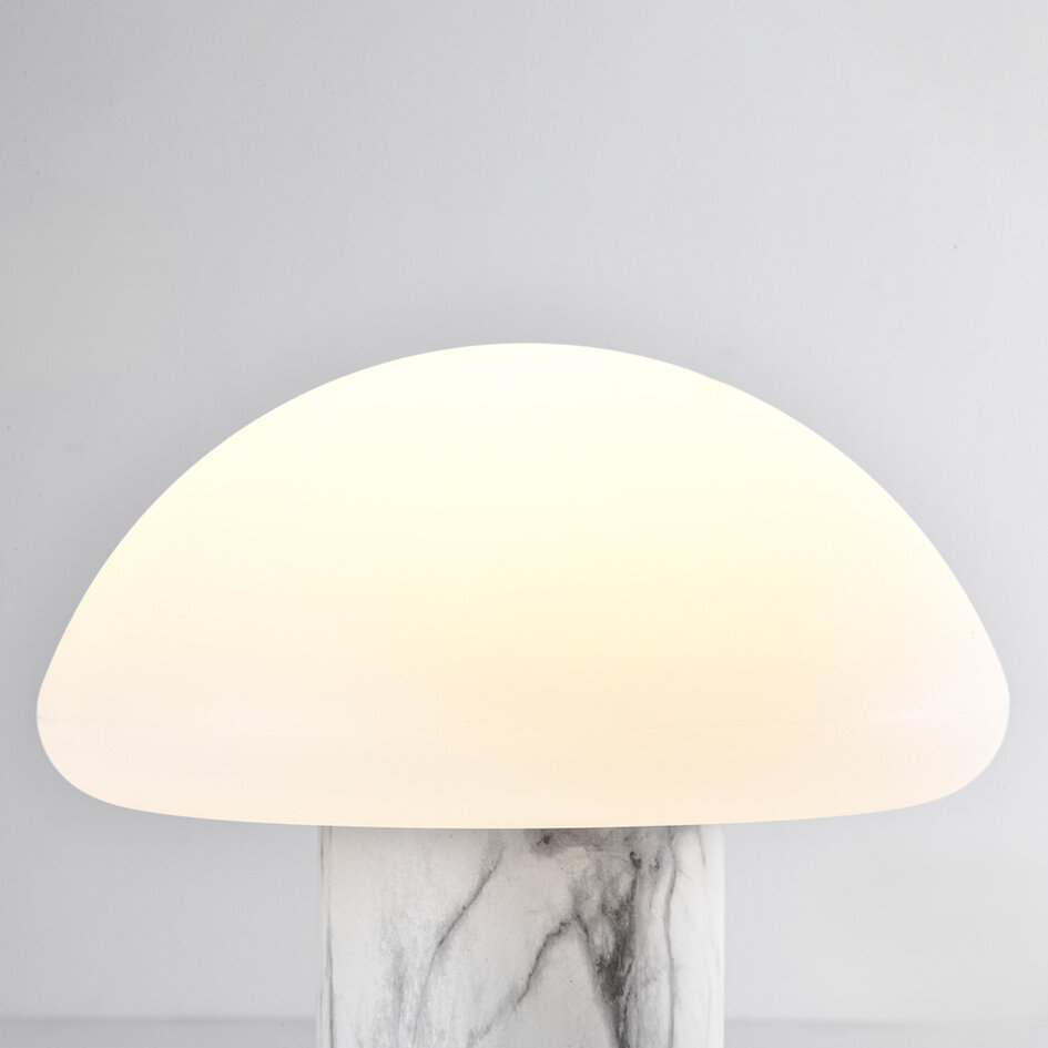 Uppladdningsbar bordslampa Vesta med svampdesign, touchdimmer och integrerad LED