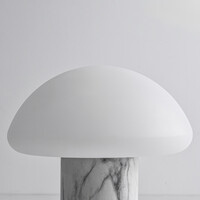 Uppladdningsbar bordslampa Vesta med svampdesign, touchdimmer och integrerad LED