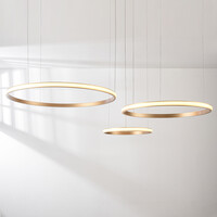 Designad pendellampa Seluna med tre 3-stegs dimbara ringar