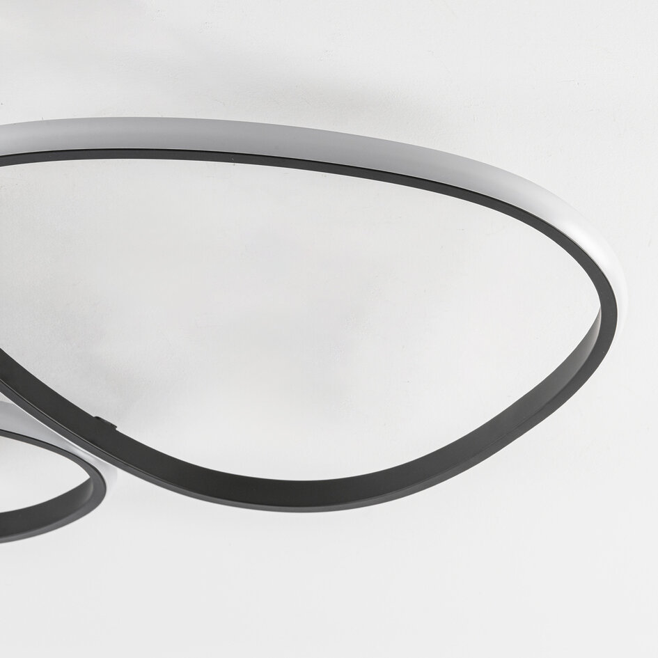 Designad taklampa Mirana i svart, 3-stegs dimbar