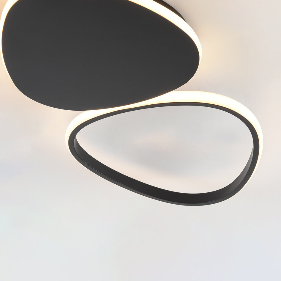 Designad taklampa Zinara i svart, 3-stegs dimbar