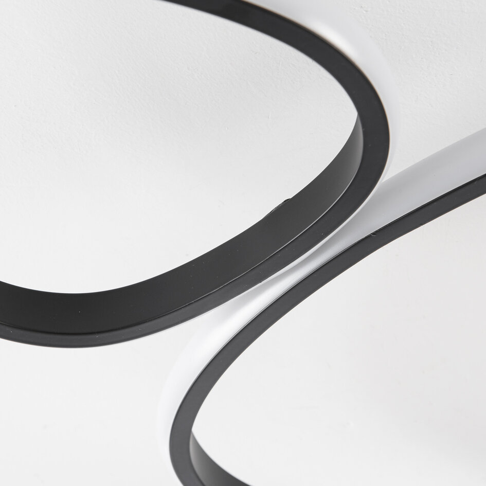 Designad taklampa Zinara i svart, 3-stegs dimbar