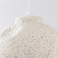Wabi sabi-pendellampa Iro med steneffekt Ø35 cm - terrazzobeige