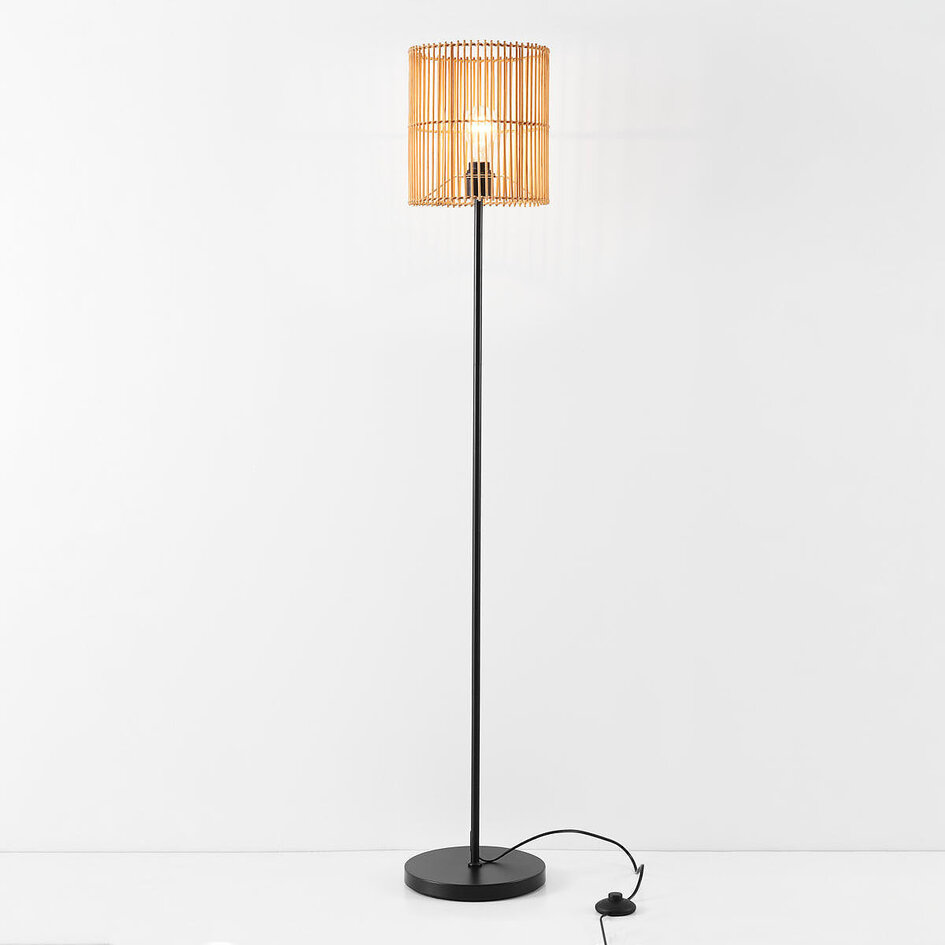 Golvlampa Nord med naturskärm