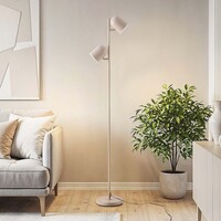 Golvlampa Iki i beige med 2 vridbara spotlights och integrerad LED
