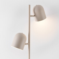 Golvlampa Iki i beige med 2 vridbara spotlights och integrerad LED