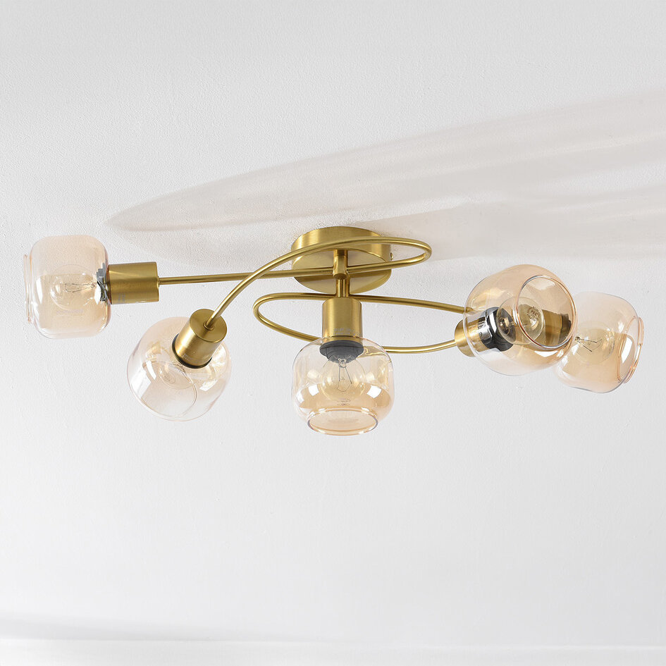 Taklampa Globe med fem lampor - guld och amberfärgat glas