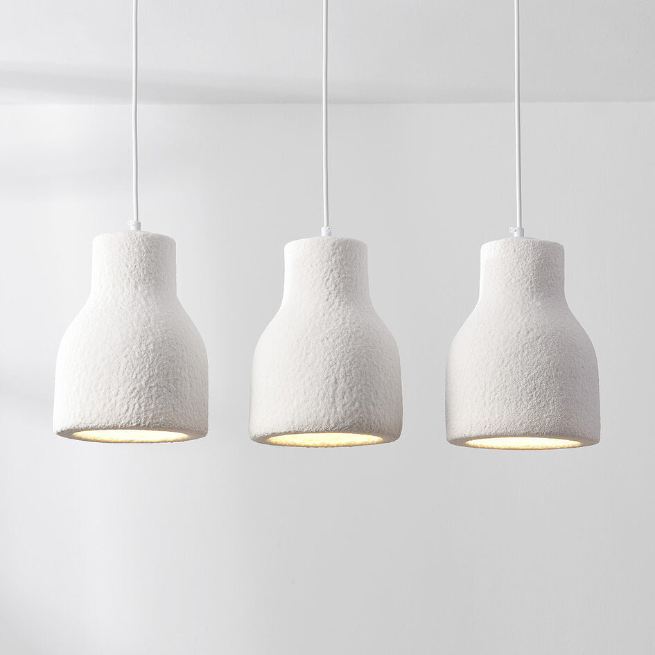 Pendellampa Hikari med tre lampor i wabi sabi - vit steneffekt