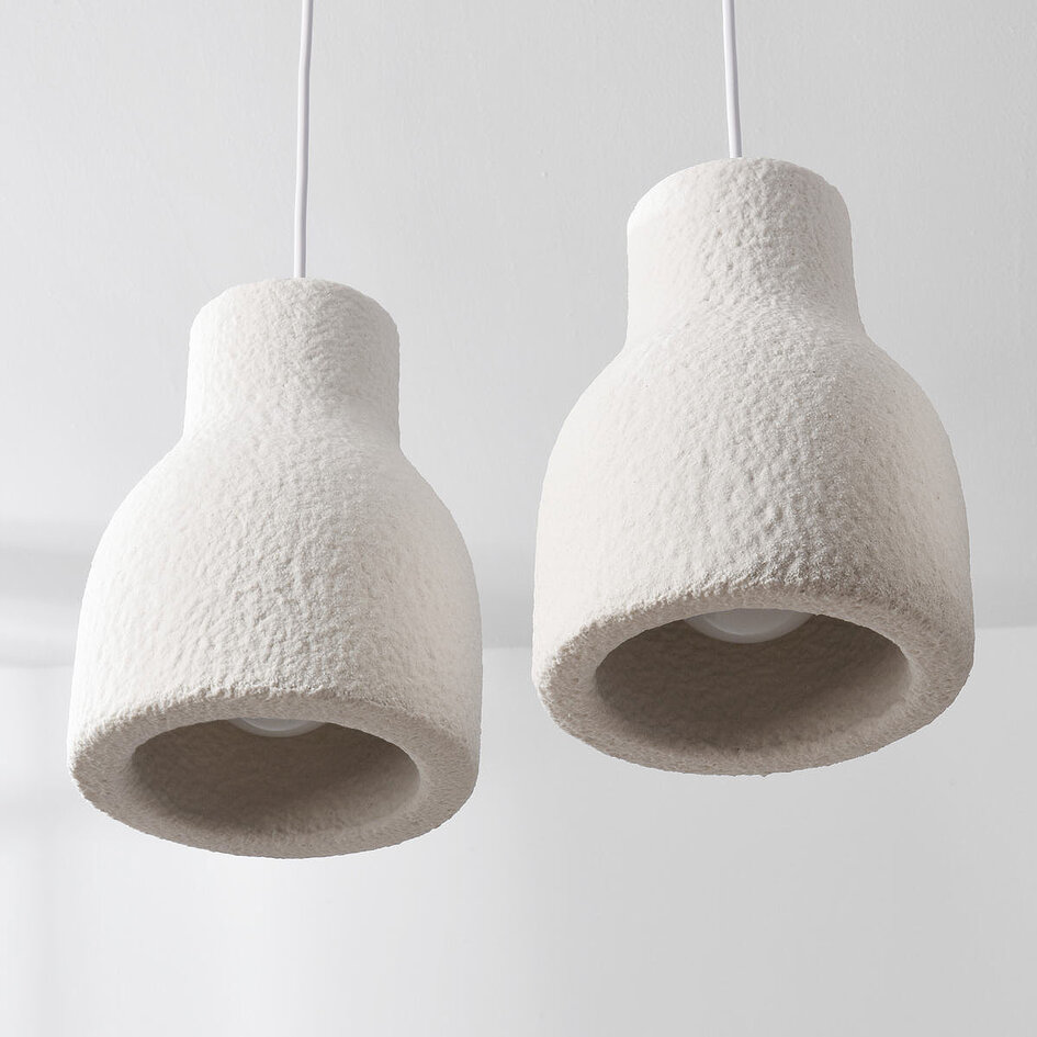 Pendellampa Hikari med tre lampor i wabi sabi - vit steneffekt