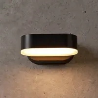 Vridbar badrumslampa Isabelle i svart