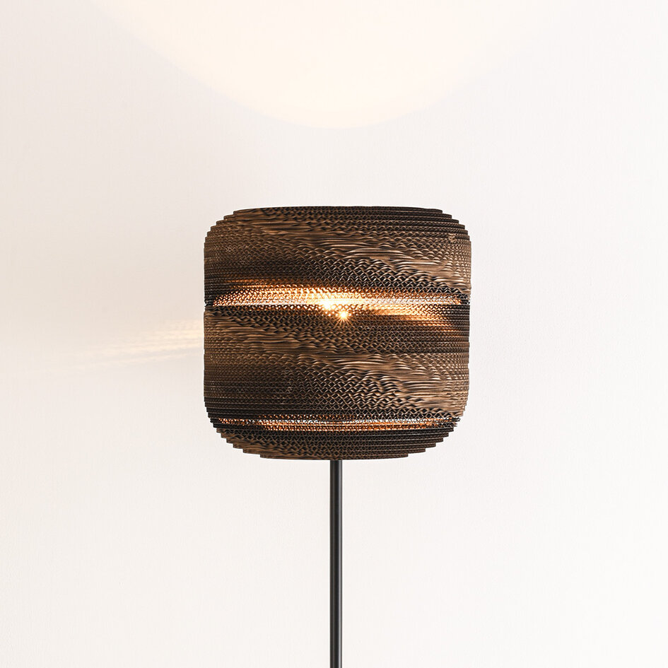 Golvlampa Ella av kartong