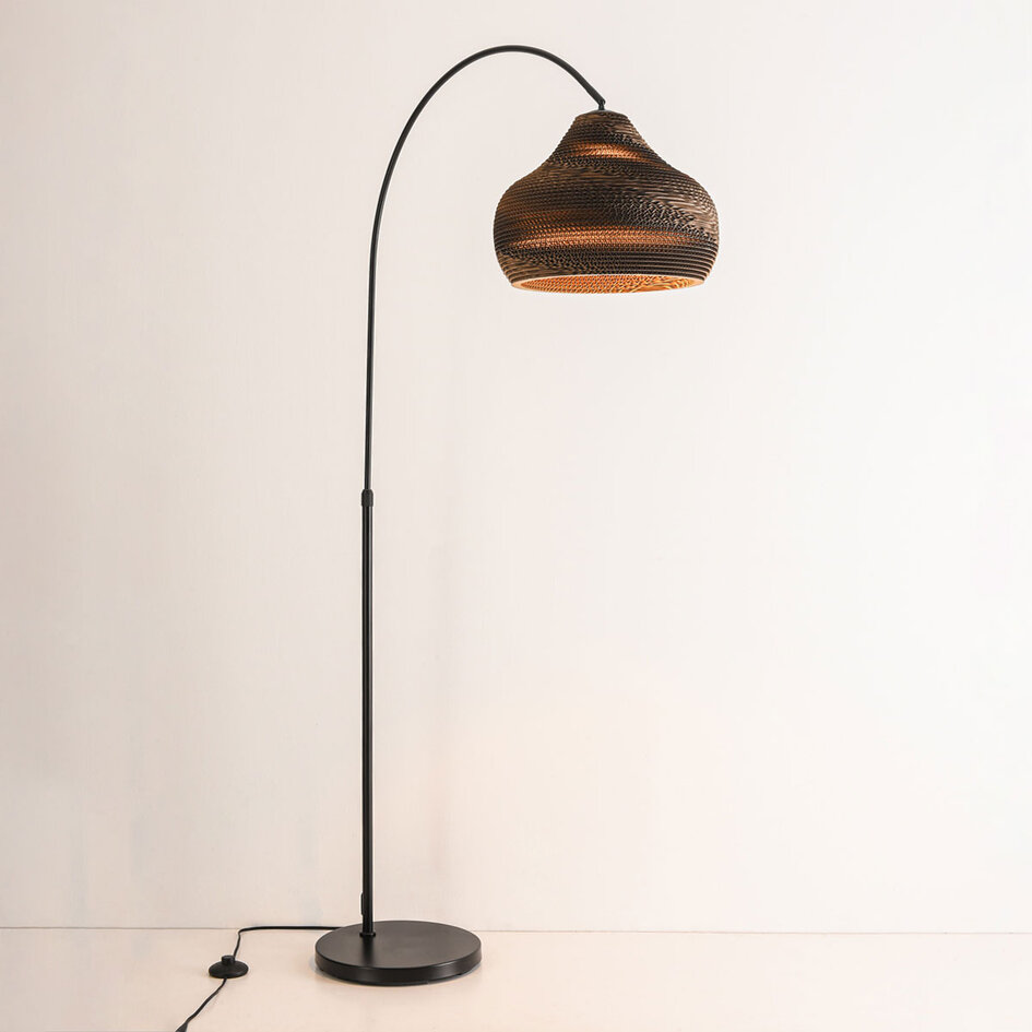 Golvlampa Ilja med vridbar skärm av kartong