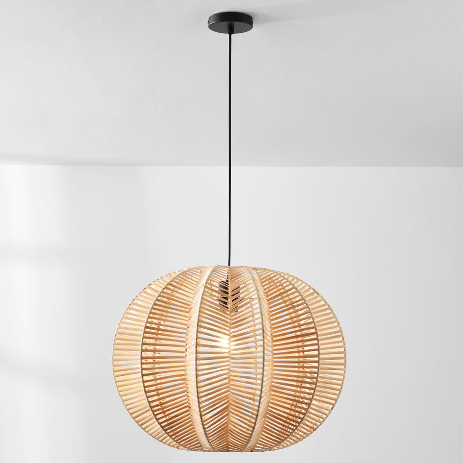 Pendellampa Pagna i rotting - handflätad med naturlig design