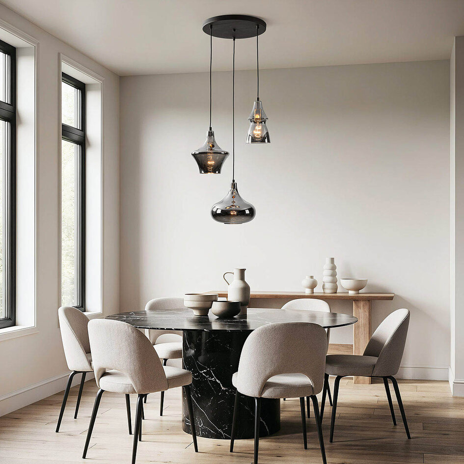 Modern pendellampa Calypso med tre lampor i svart med rökfärgat glas