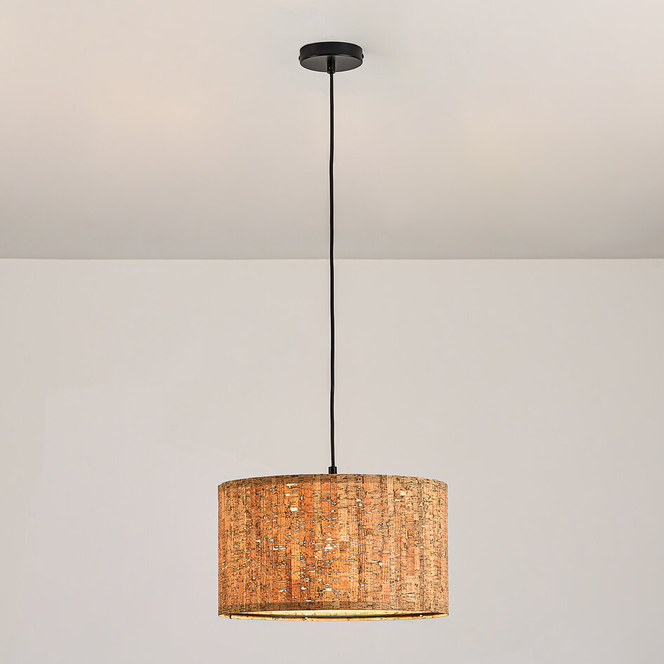 Designad pendellampa Koru i korkläder