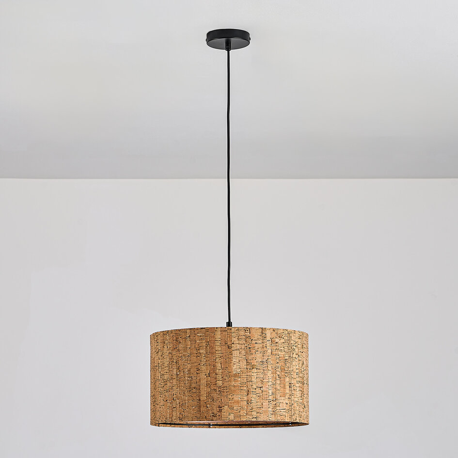 Designad pendellampa Koru i korkläder