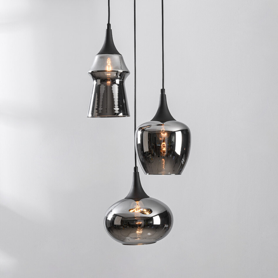 Pendellampa Zian med tre lampor - svart med rökglas och spegeleffekt