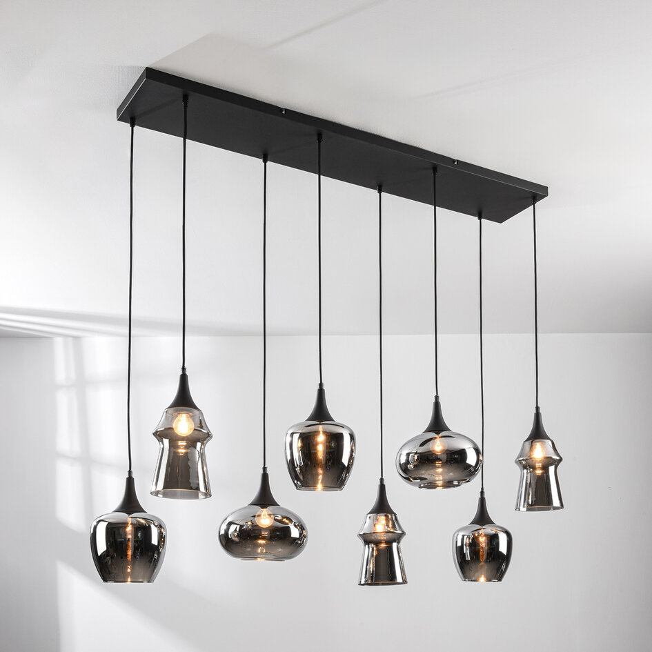 Pendellampa Cael med åtta lampor - svart med rökglas och spegeleffekt