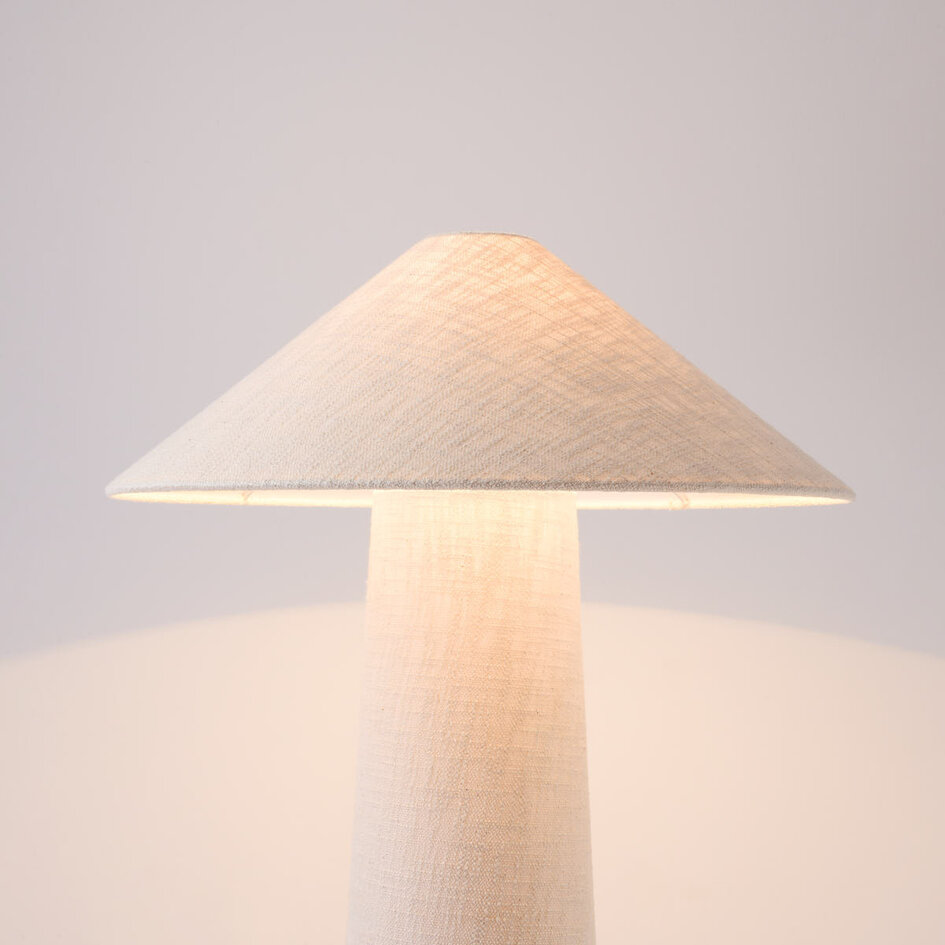 Golvlampa Nura med linneskärm - benvit