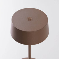 Uppladdningsbar bordslampa Auris i taupe med integrerad dimbar LED