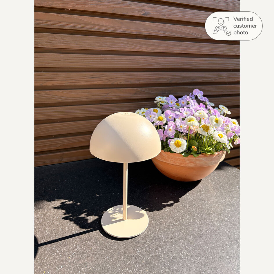 Uppladdningsbar bordslampa Vanta med svampdesign - beige med integrerad dimbar LED