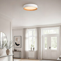 LED-taklampa Larios, 3-stegs dimbar Ø39 cm - vit med träaccent