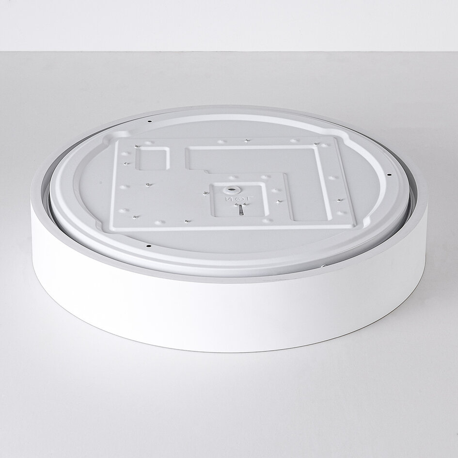 LED-taklampa Larios, 3-stegs dimbar Ø39 cm - vit med träaccent
