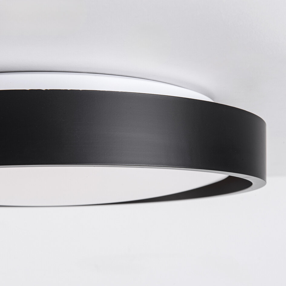 LED-taklampa Ricardo, 3-stegs dimbar Ø31 cm - svart