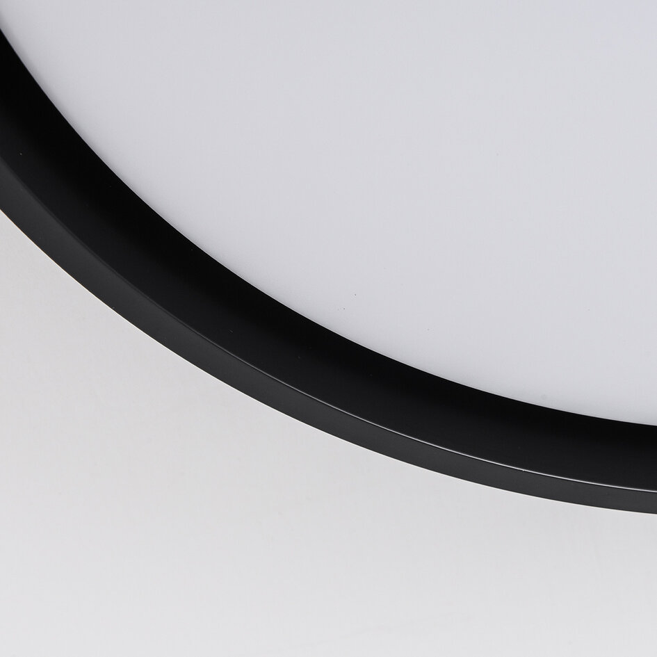 Taklampa Ricardo i svart med integrerad LED, 3-stegs dimbar