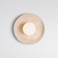 Elegant vägglampa Arto i travertin (natursten) och mjölkvitt glas