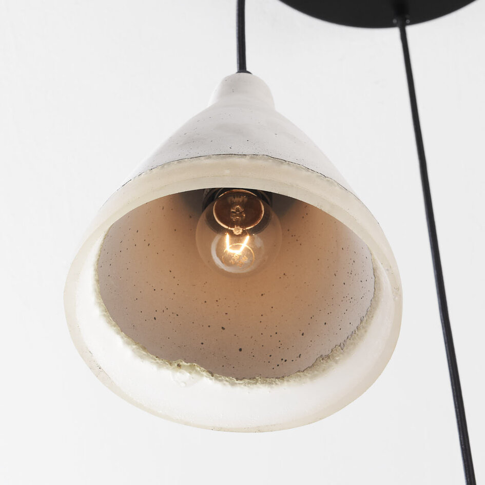 Wabi sabi-pendellampa Riva med tre lampor och cementlook