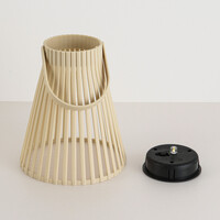 Designad solcellsdriven bordslampa Rayor - beige med integrerad LED