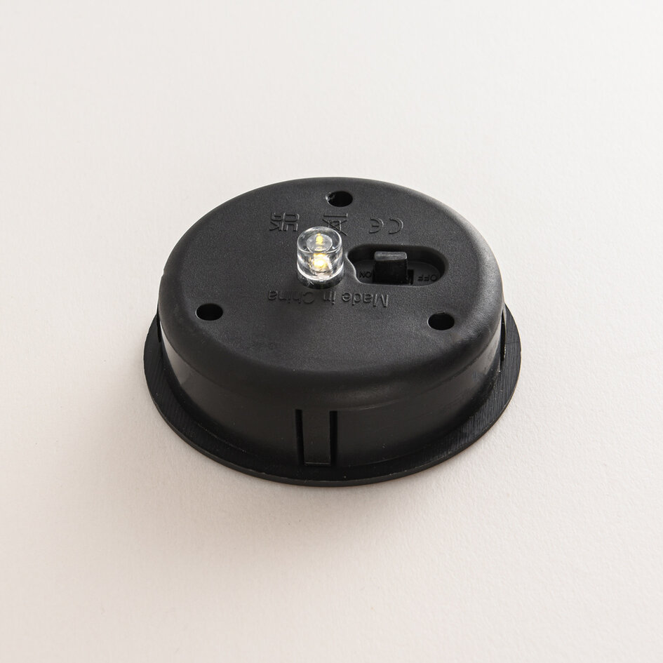 Designad solcellsdriven bordslampa Rayor - beige med integrerad LED