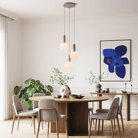 Pendellampa Imme med tre lampor i beige med mjölkvita glasskärmar