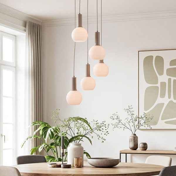 Taklampa Imme 5-ljus i beige med mjölkvita skärmar