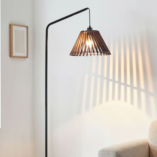 Golvlampa Ibis svart med träskärm, 1-ljus