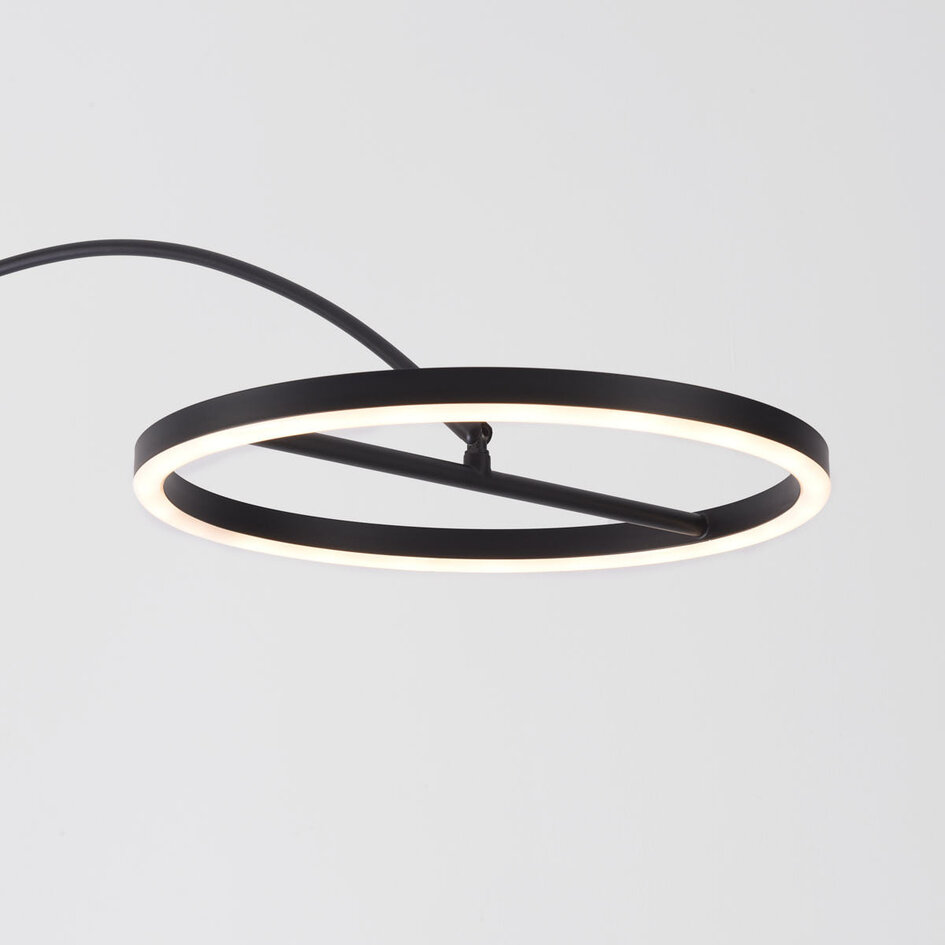 Båglampa Talto i mattsvart med integrerad LED och touchdimmer
