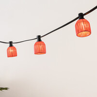Röd lampslingeskärm med rottinglook