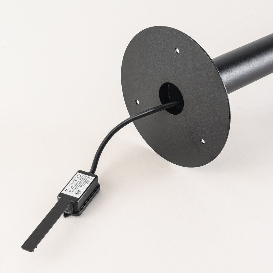 Modern stående utomhuslampa Eclipso - svart med integrerad LED