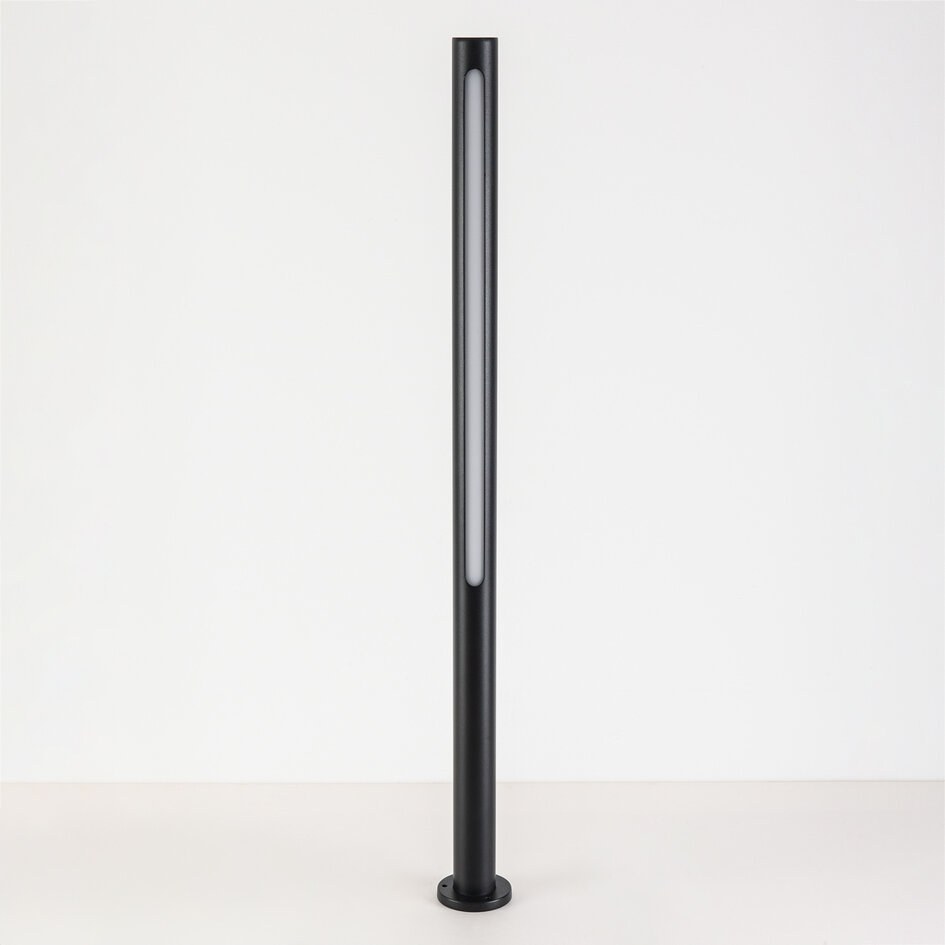 Stående utomhuslampa Corten - 90 cm svart med integrerad LED