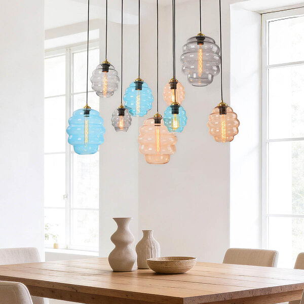 Designad pendellampa Zavari med 9 glaskulor i amber, rökfärgat och blått