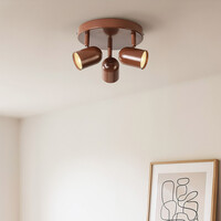 Taklampa Caro med tre lampor i brunt med justerbara spotlights