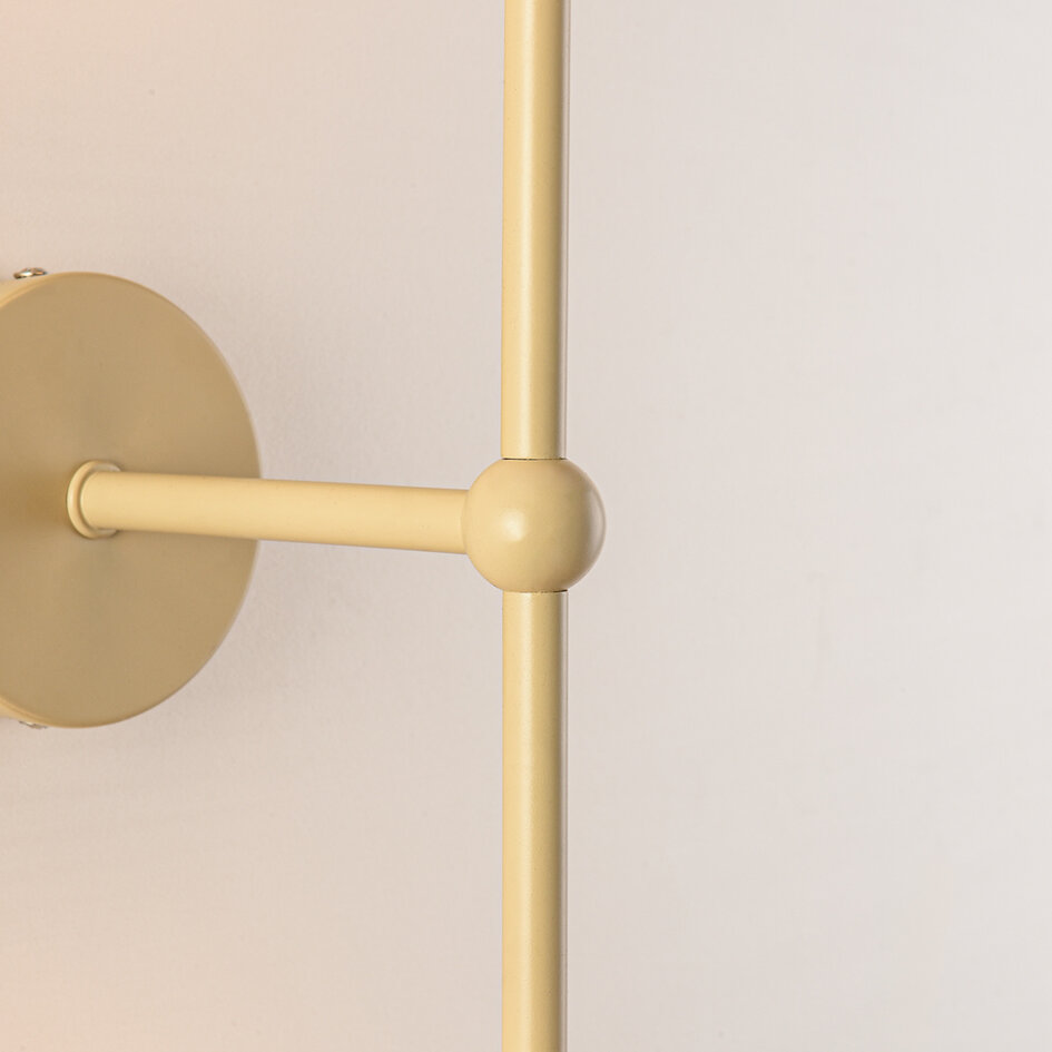 Vägglampa Runda med två lampor - beige med mjölkvitt glas