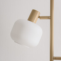 Golvlampa Jesse med tre lampor och mjölkvitt glas - beige