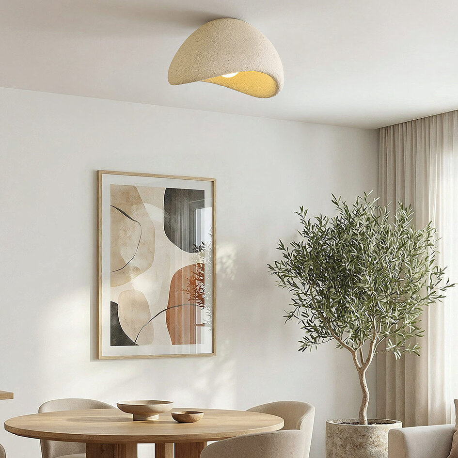 Taklampa Concrete Aura 40 cm - sandbeige wabi sabi-design med svartprickig steneffekt